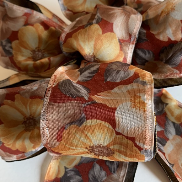 Hand crafted bow for wreaths, gifts, etc - Picture 3 of 9